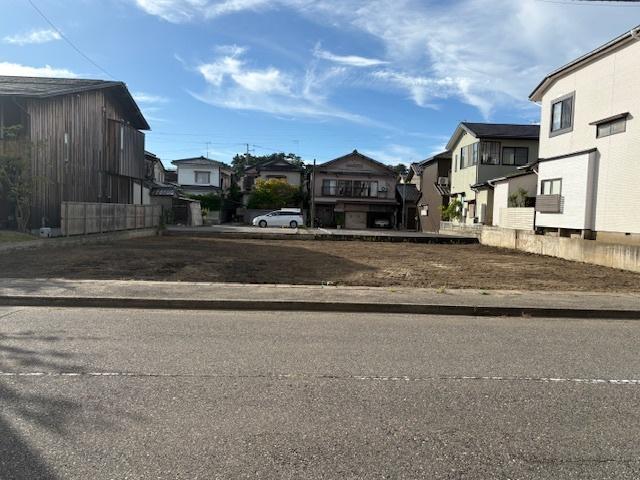 関屋田町3丁目売地 前面道路含む現地写真