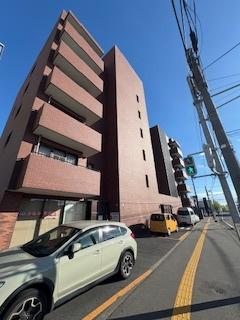 メゾン八千代（305） 前面道路含む現地写真