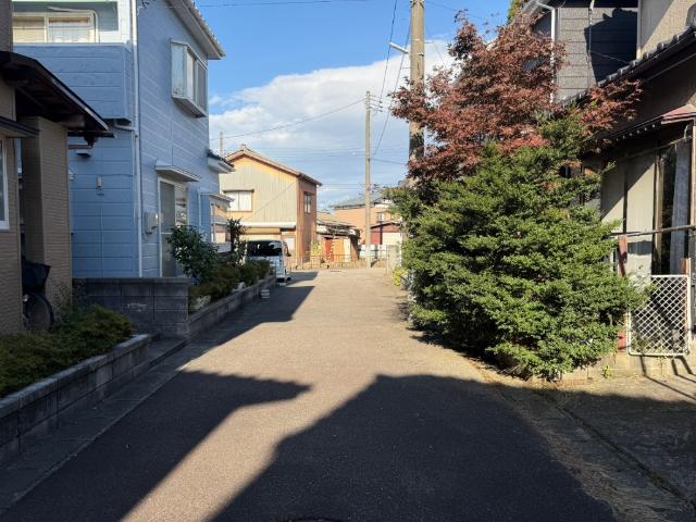 江南区砂岡1丁目土地 前面道路含む現地写真