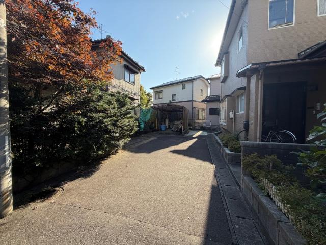 江南区砂岡1丁目土地 前面道路含む現地写真