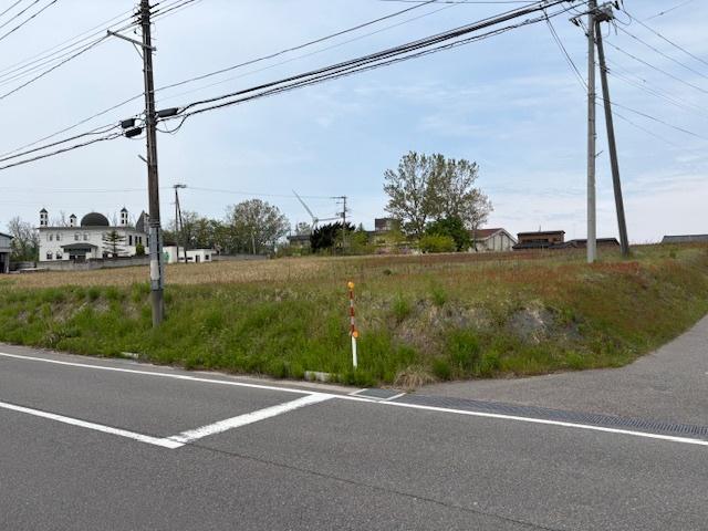 新潟市北区太郎代売地 前面道路含む現地写真