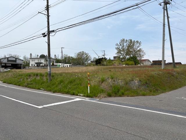 新潟市北区太郎代売地 前面道路含む現地写真