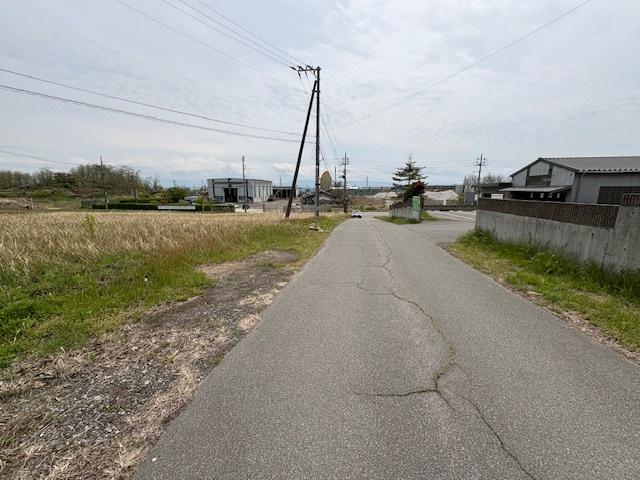 新潟市北区太郎代売地 前面道路含む現地写真
