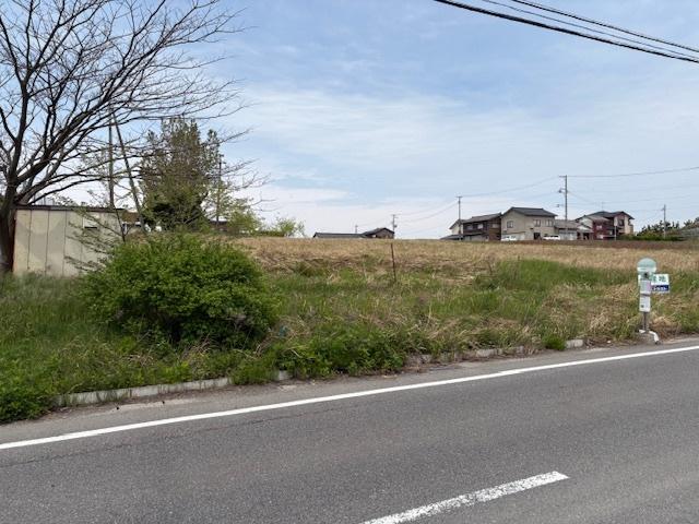 新潟市北区太郎代売地 前面道路含む現地写真