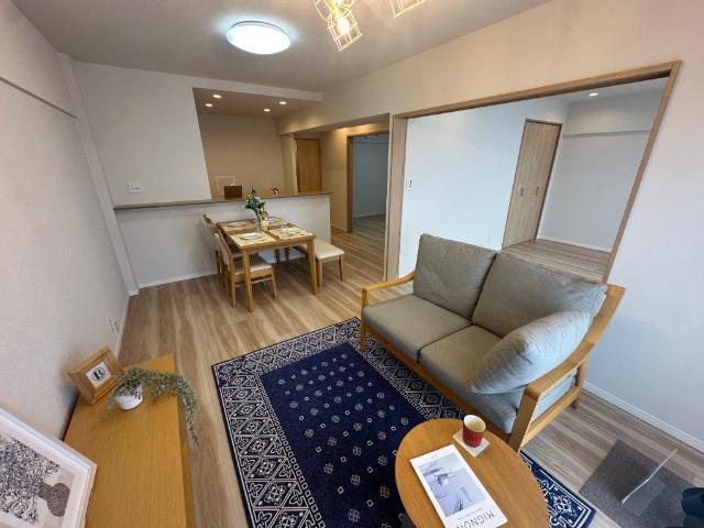 日東サンシャイン青山Ａ棟 リビング