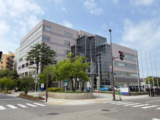 新潟市立生涯学習センター図書館（クロスパルにいがた）