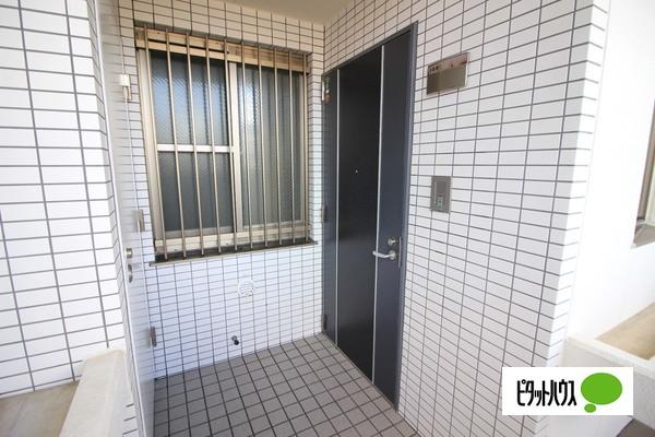 ダイアパレス青山彩都 玄関