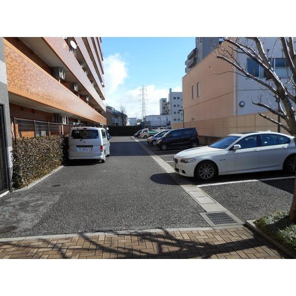 ダイアパレス鐙西 駐車場