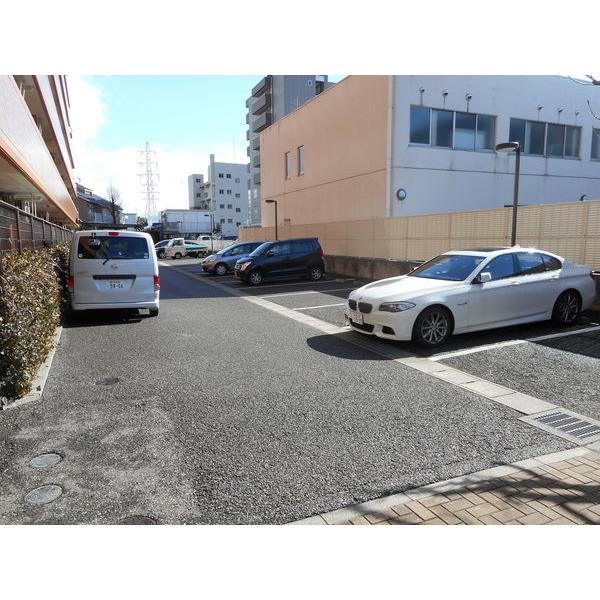 ダイアパレス鐙西 駐車場