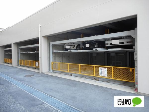 ダイアパレスシアース万代　東棟 駐車場