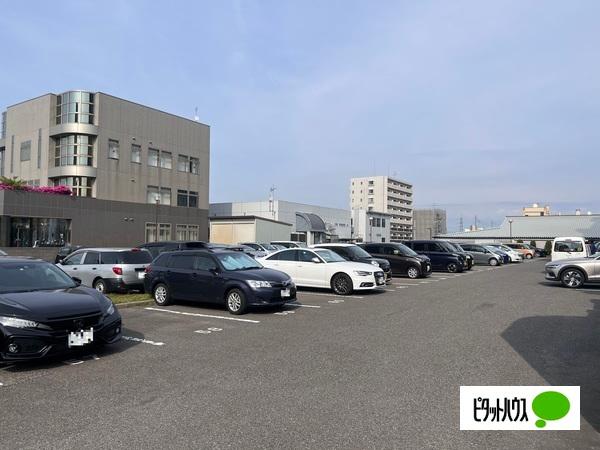 サーム美咲 駐車場