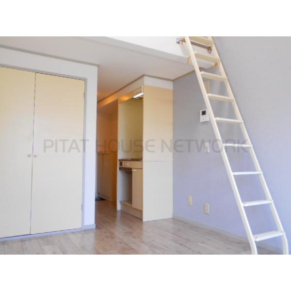 床:フローリング