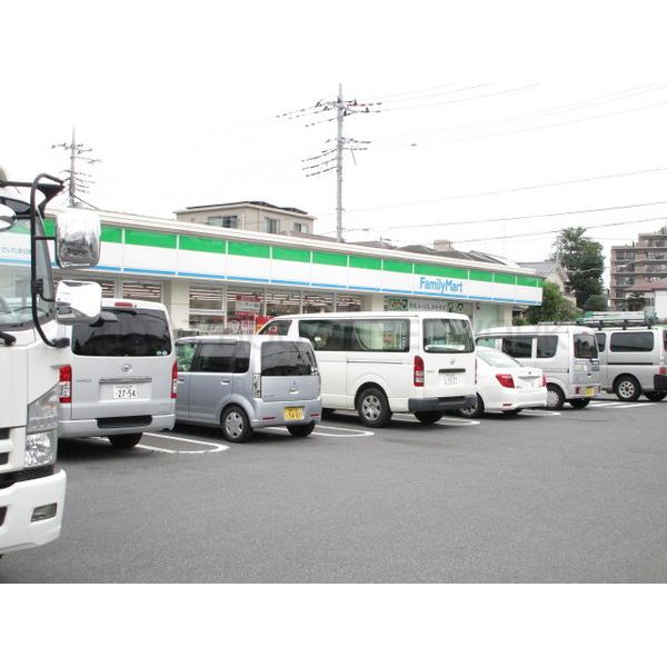 ファミリーマートさいたま白幡店:232m