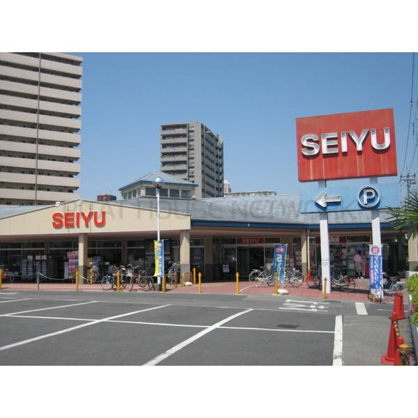 西友南浦和店:354m