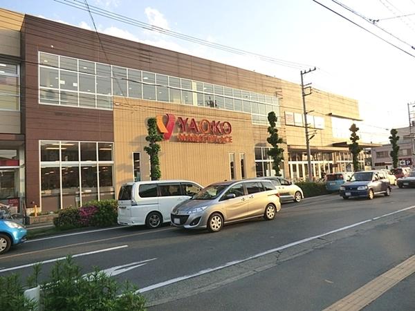ヤオコー浦和上木崎店：162m