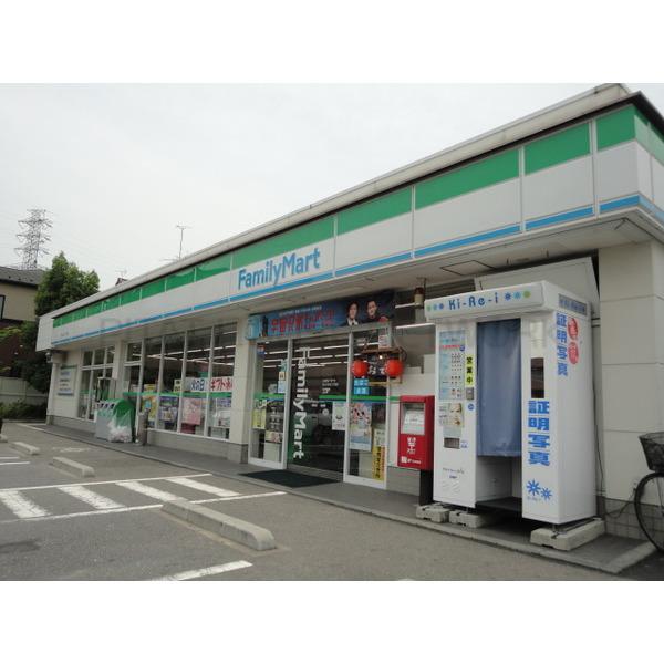 ファミリーマートガーデンシティ北戸田店:156m