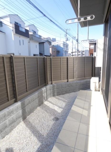 【ヘーベルメゾン】パークメゾン上小町（101） バルコニー