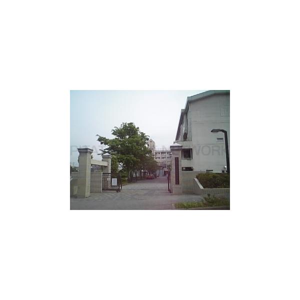 さいたま市立尾間木中学校:1046m