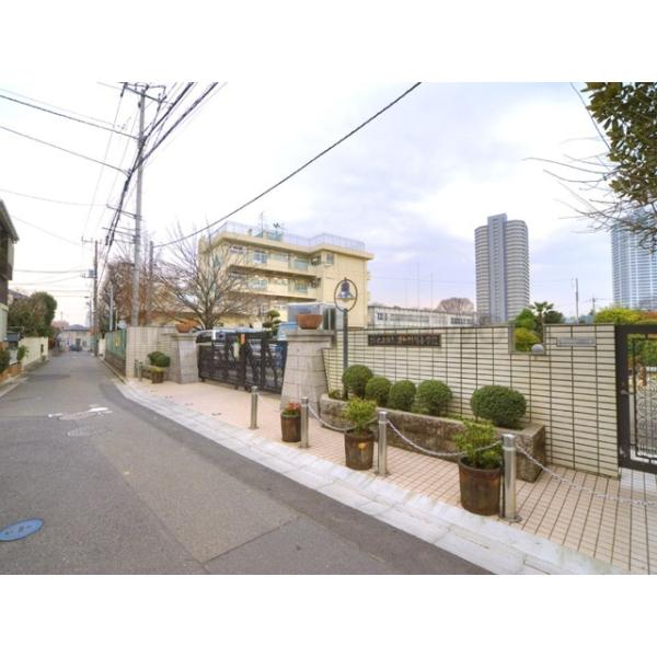 さいたま市立浦和別所小学校:422m