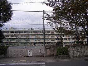 さいたま市立岸町小学校：857m
