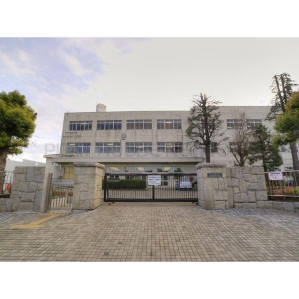 さいたま市立与野西中学校:890m