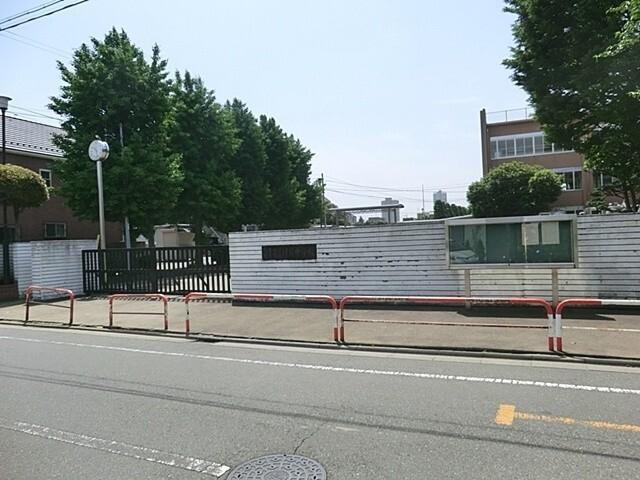 国立埼玉大学教育学部附属中学校：1433m