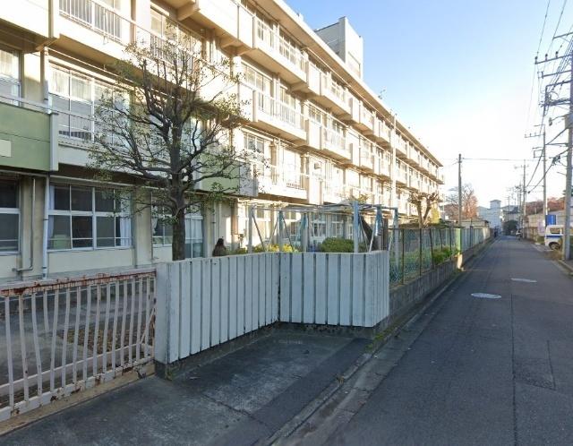 さいたま市立上木崎小学校：585m