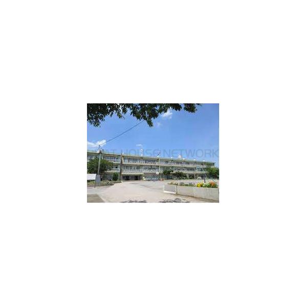 さいたま市立指扇小学校:896m