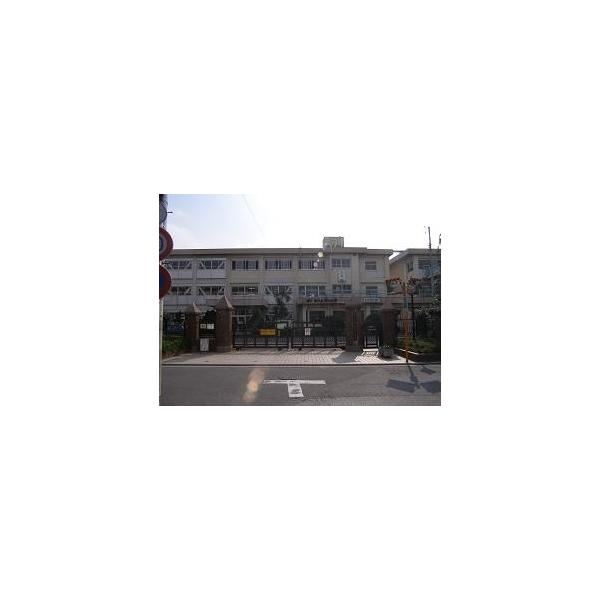 さいたま市立西浦和小学校:518m