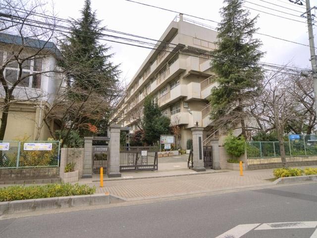 さいたま市立田島中学校：843m