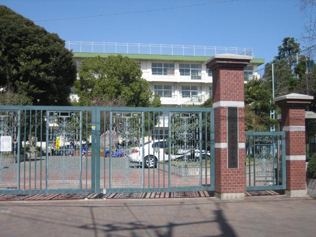 さいたま市立常盤小学校：389m