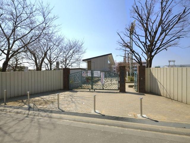 戸田市立新曽中学校：1473m