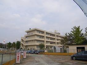 さいたま市立与野南小学校：652m