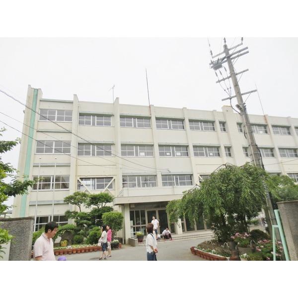 寝屋川市立田井小学校：524m