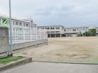 交野市立星田小学校：278m