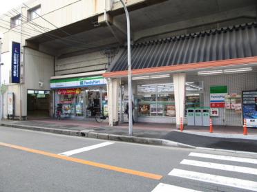 ファミリーマート枚方宮之阪駅前店：164m
