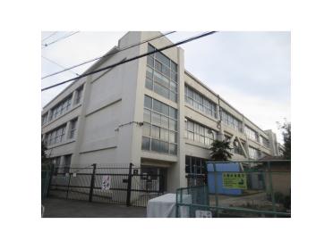 寝屋川市立啓明小学校：882m