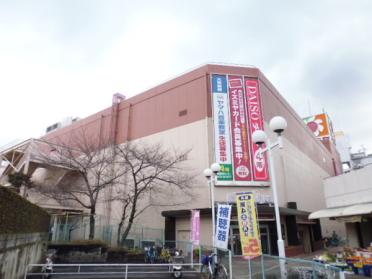 イズミヤ東寝屋川店：196m