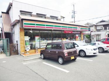 セブンイレブン枚方出口店：367m