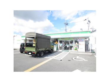 ファミリーマート寝屋川高柳二丁目店：744m