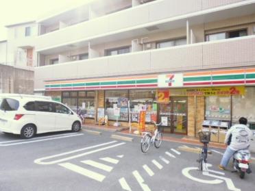 セブンイレブン枚方東中振2丁目店：294m