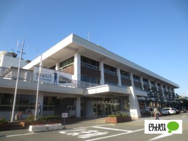 ライフ香里園店：215m