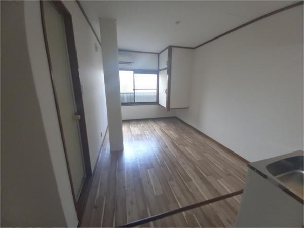 枚方市磯島茶屋町アパート リビング