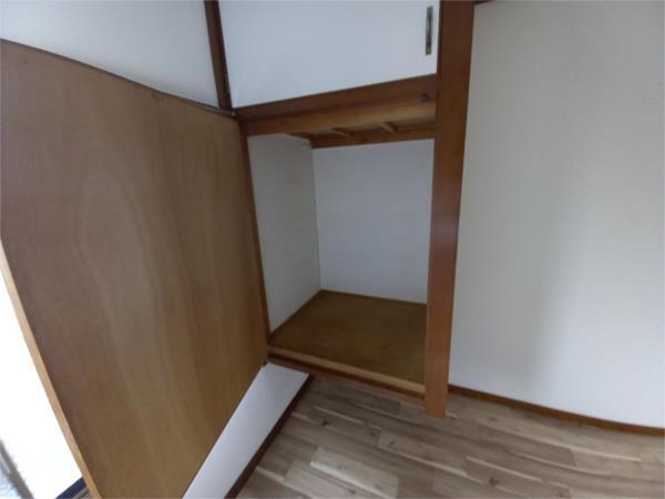 枚方市磯島茶屋町アパート 収納