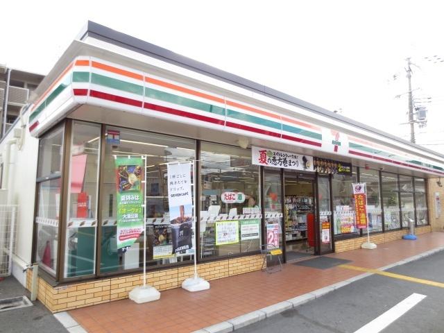 セブンイレブン寝屋川仁和寺町店：462m