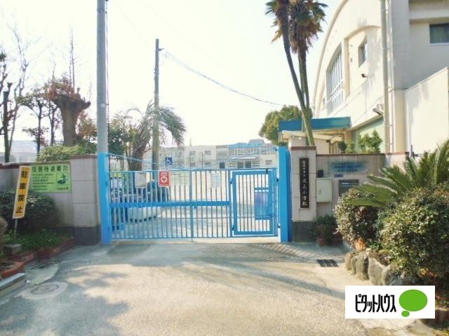 寝屋川市立成美小学校：836m