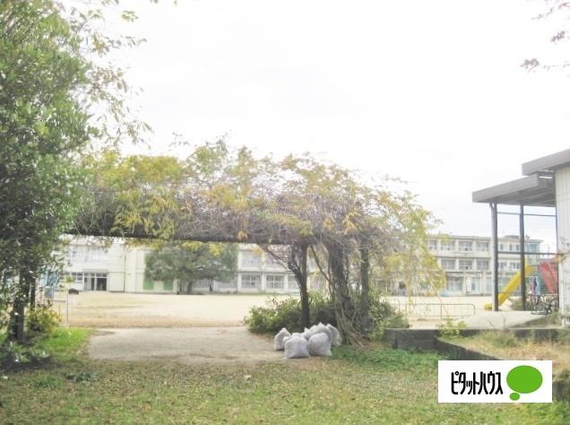 枚方市立殿山第二小学校：378m