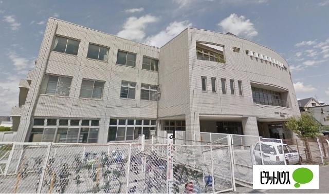 枚方市立牧野図書館：1396m