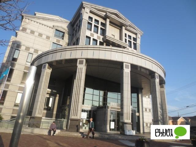 枚方市立中央図書館：285m