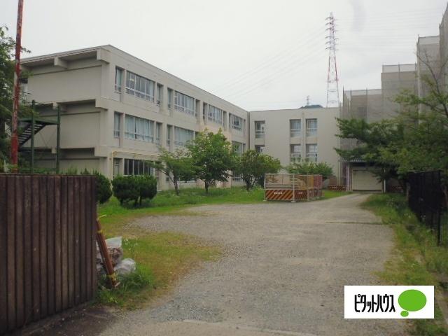交野市立倉治小学校：371m